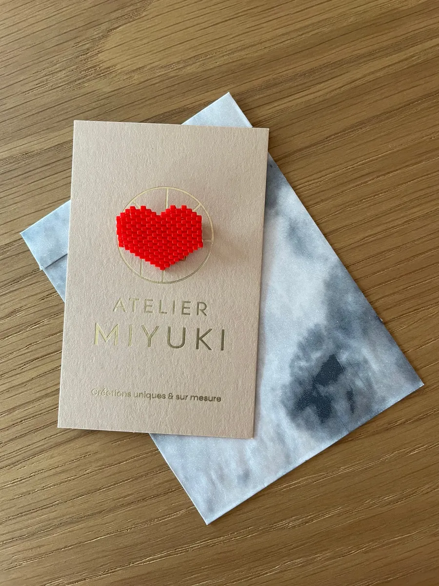 Broche petit cœur tissé en perles — Atelier Miyuki