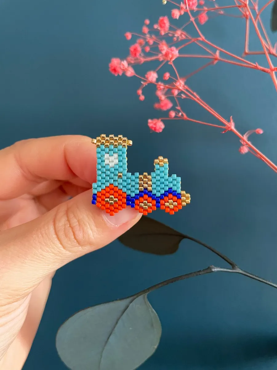 Broche locomotive en perles — Atelier Miyuki