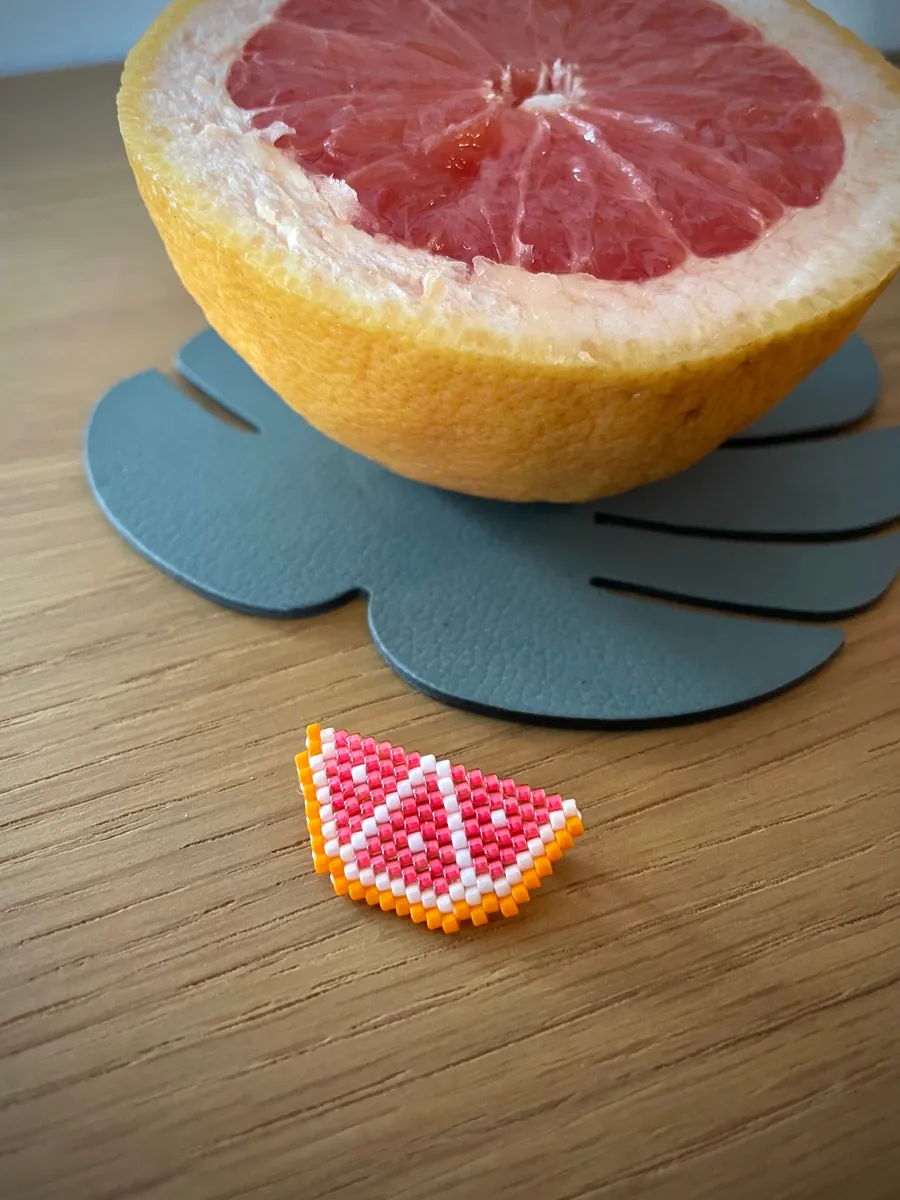 Broche quartier pamplemousse / fruit — Atelier Miyuki