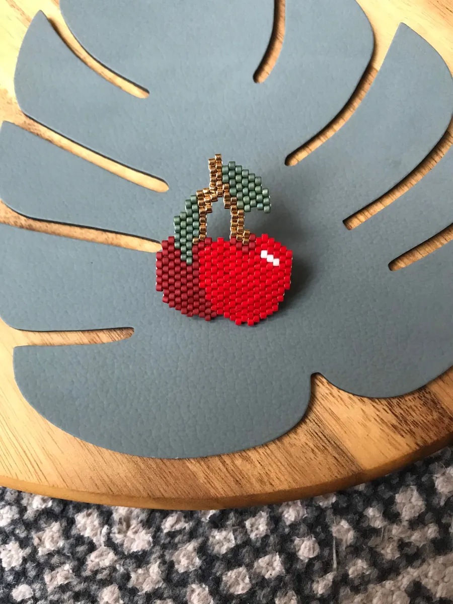 Broche Cerise — Atelier Miyuki